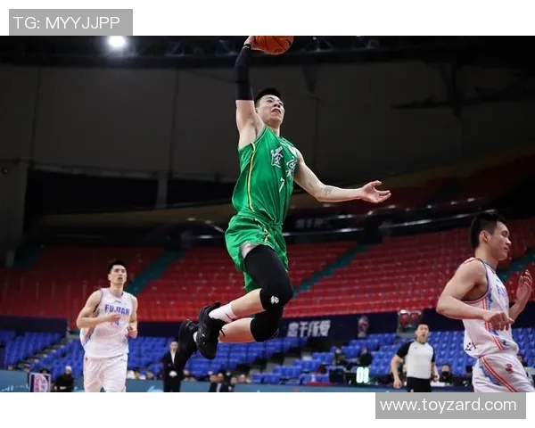 上海篮球队以53分领跑大师赛积分榜展现强劲实力与竞争优势 上海篮球队以53分领跑大师赛积分榜展现强劲实力与竞争优势