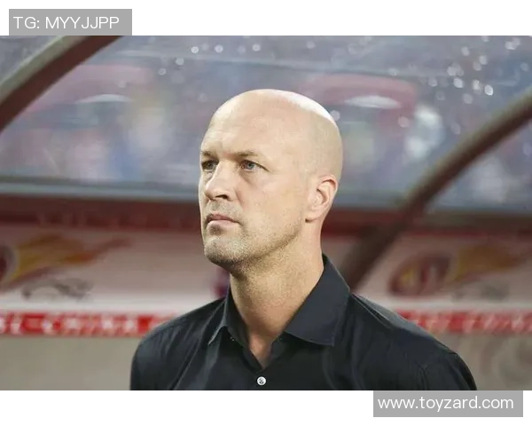 最敬业的足球明星背后的奋斗故事与无私奉献精神